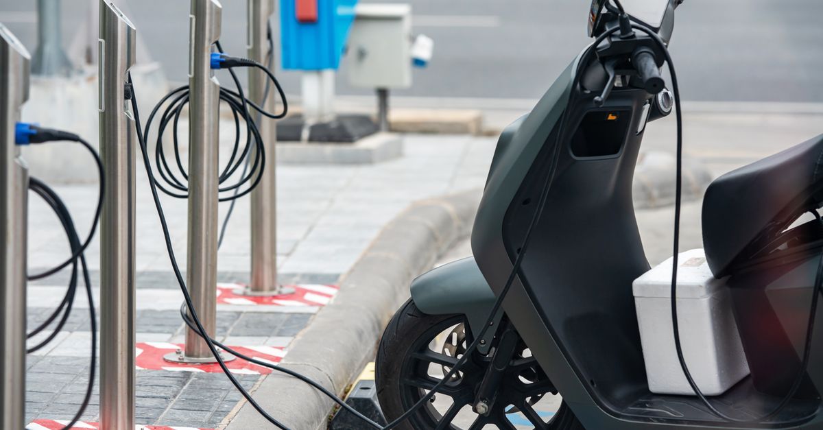 Magna Invests $35M in Yuma Energy, Expanding Battery Swap Tech